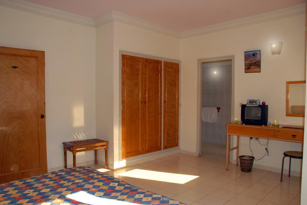 Hotel Aladarissa Ait Baha Ait Taksimt Rum bild